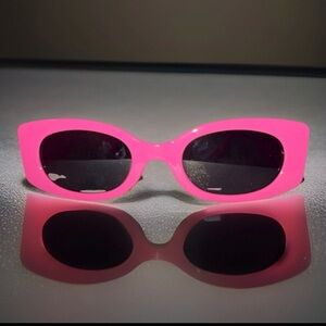 Luv BETSEY by BETSEY Johnson Oval Thick Pink Frames Women’s Sunglasses UV ~NWT~